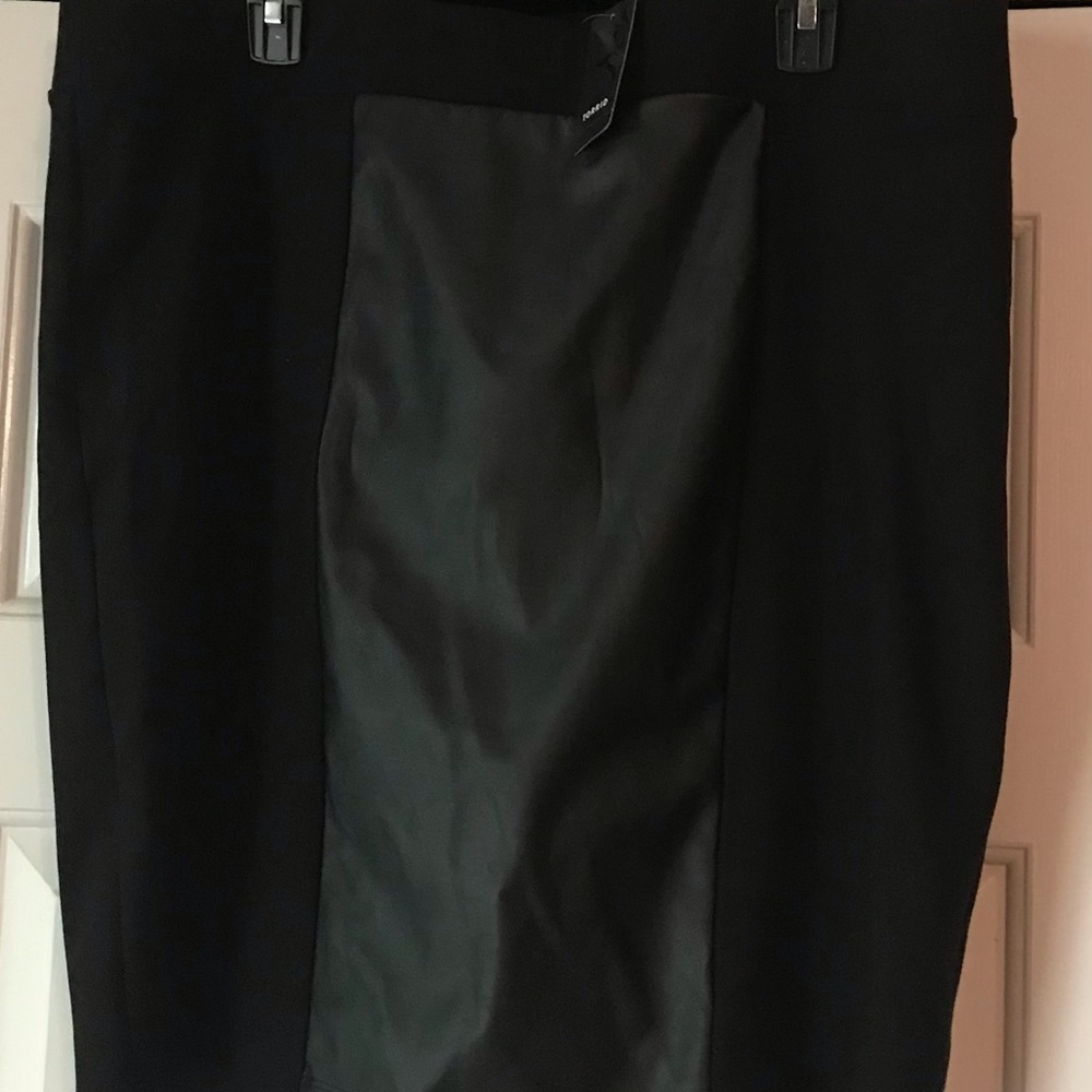 Black pleather pencil skirt